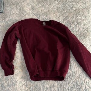Gildan Men's Maroon Crewneck Sweater